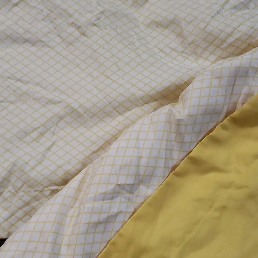 Amazon Basics Set:  Duvet Cover, 2 Pillow Shams and White Bed Skirt Full/Queen